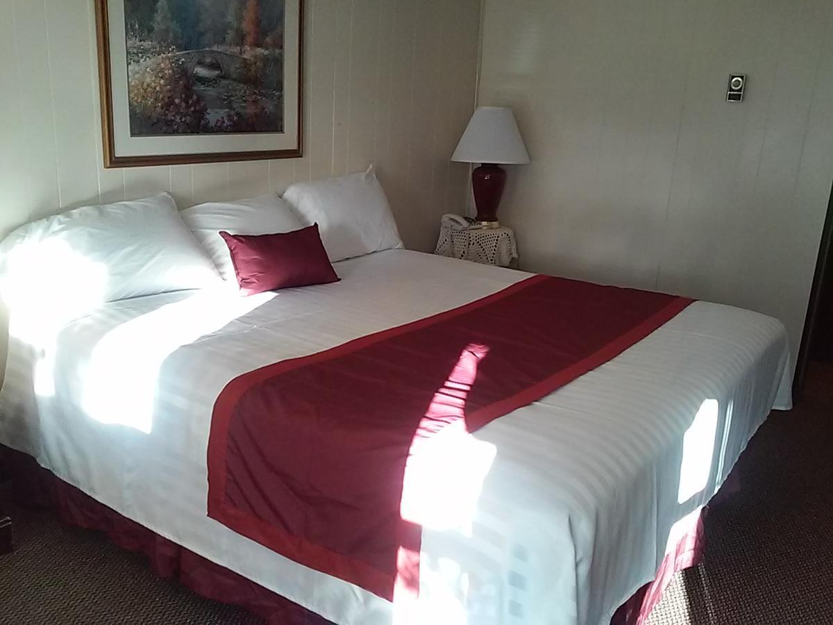 Holiday House Motel Hillsdale Bagian luar foto