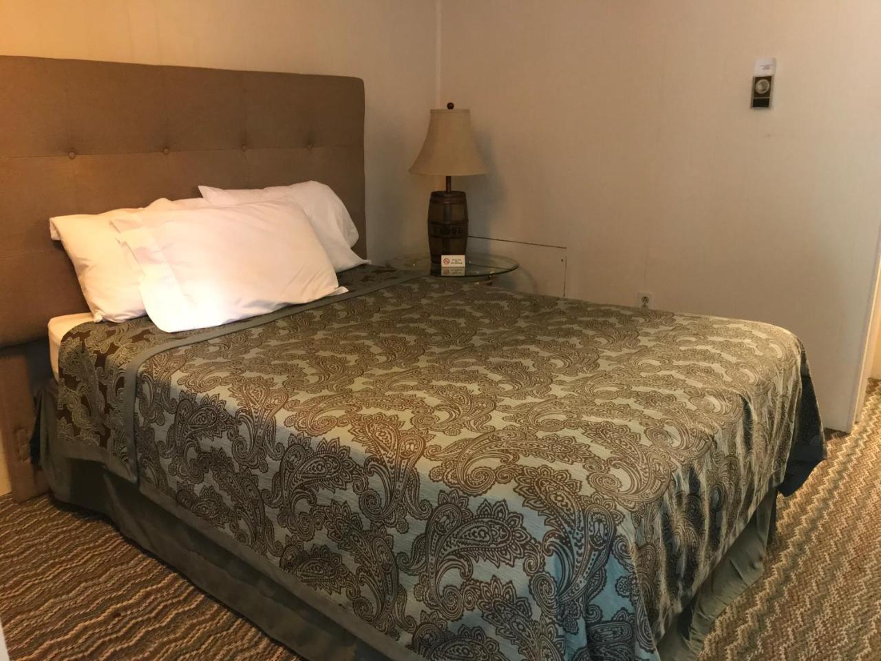 Holiday House Motel Hillsdale Bagian luar foto