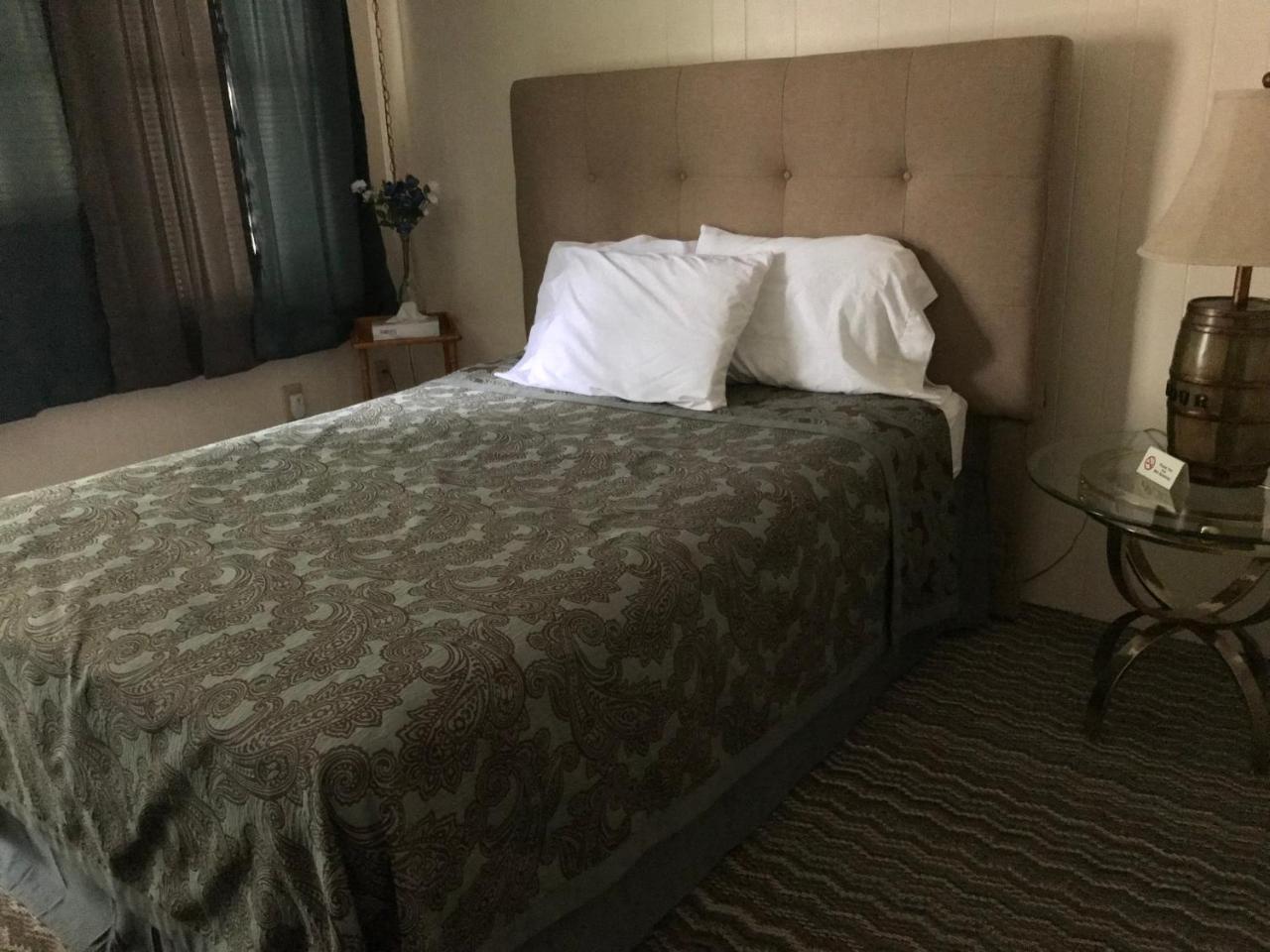 Holiday House Motel Hillsdale Bagian luar foto